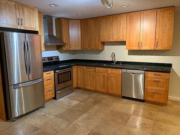 3rd image of 1567 Regent St APT 3