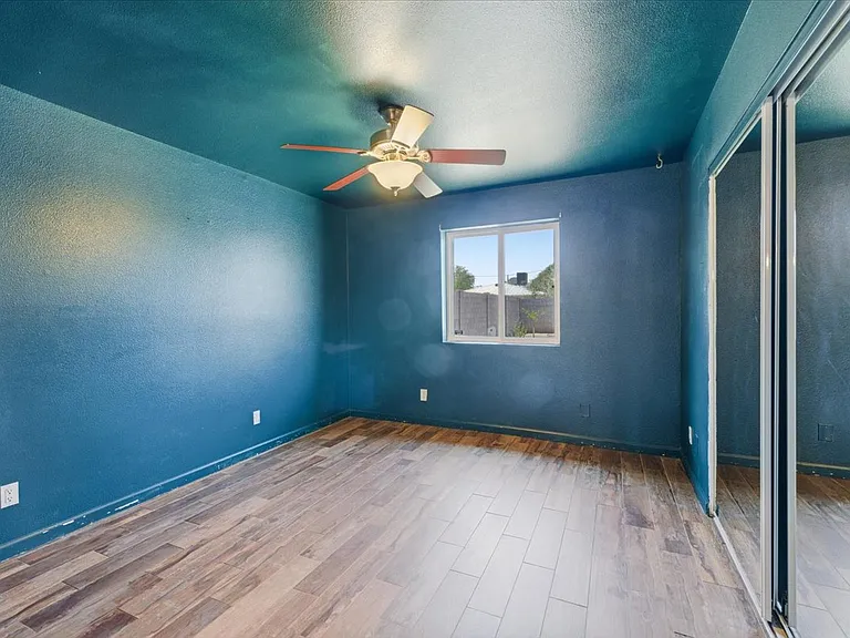 1433 E Windsor Ave — Photo 12