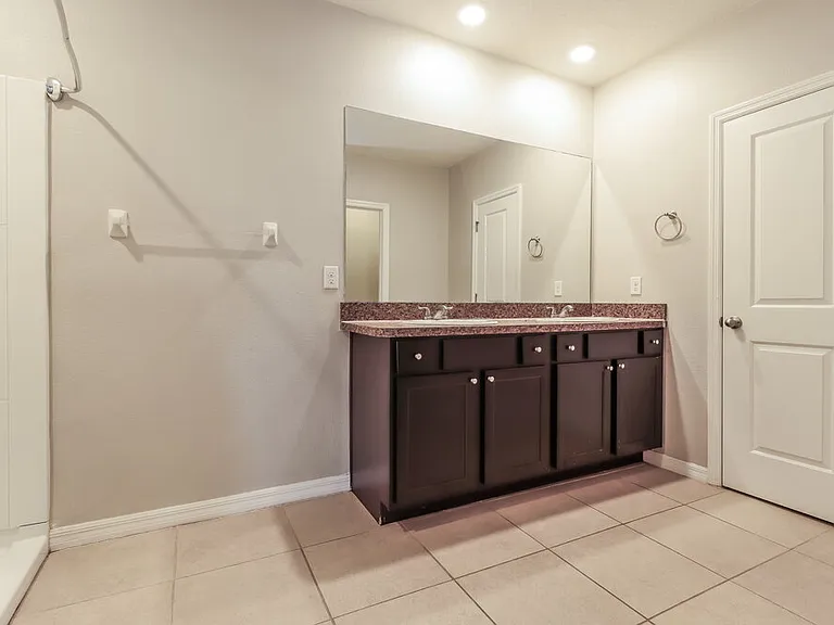 10988 Carlton Fields Dr — Photo 11