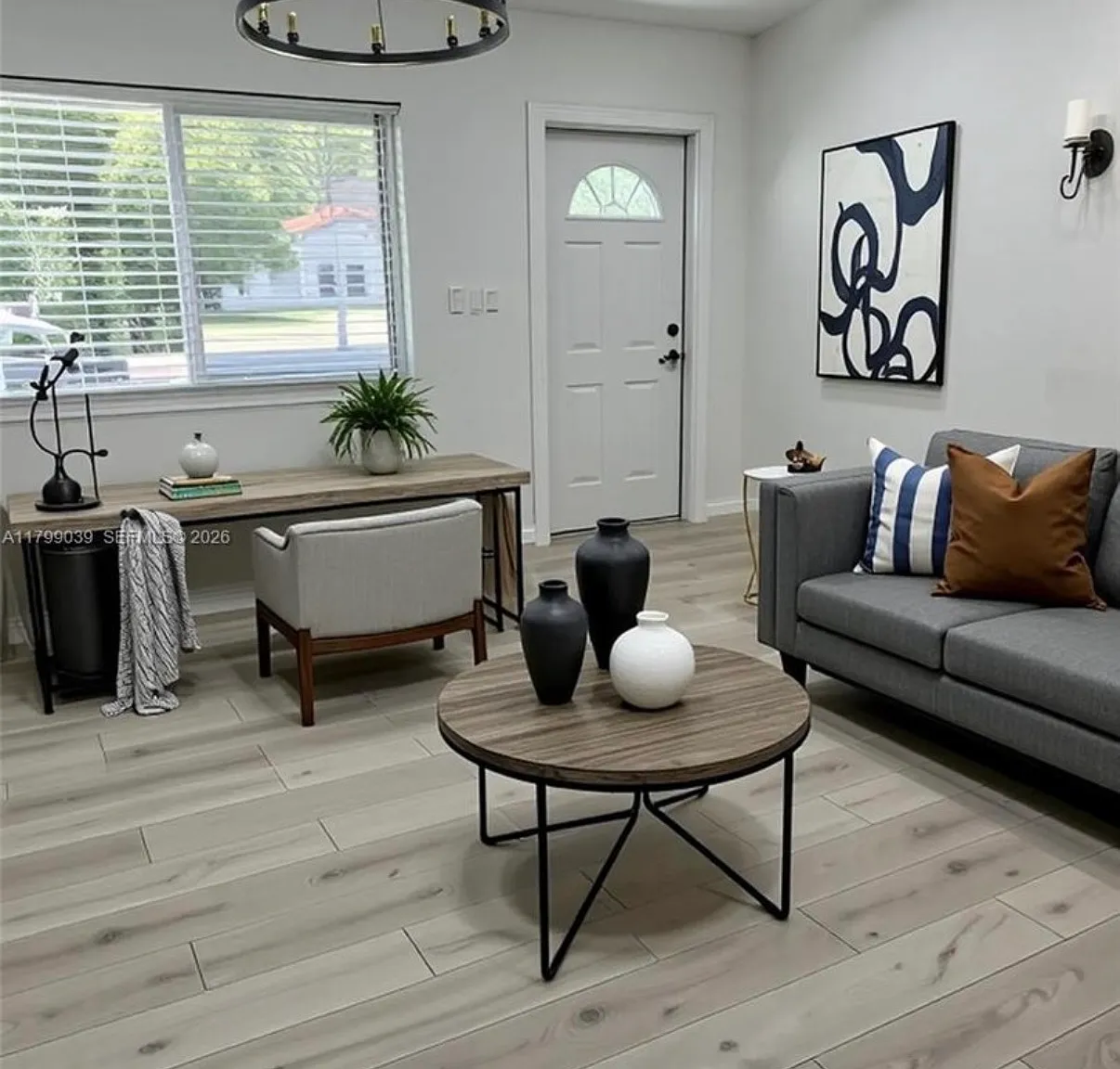 2 bed, 700 sqft, $2,500 — Photo 2