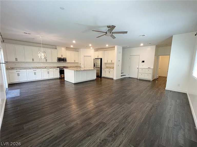 7035 Denio Island St — Photo 4