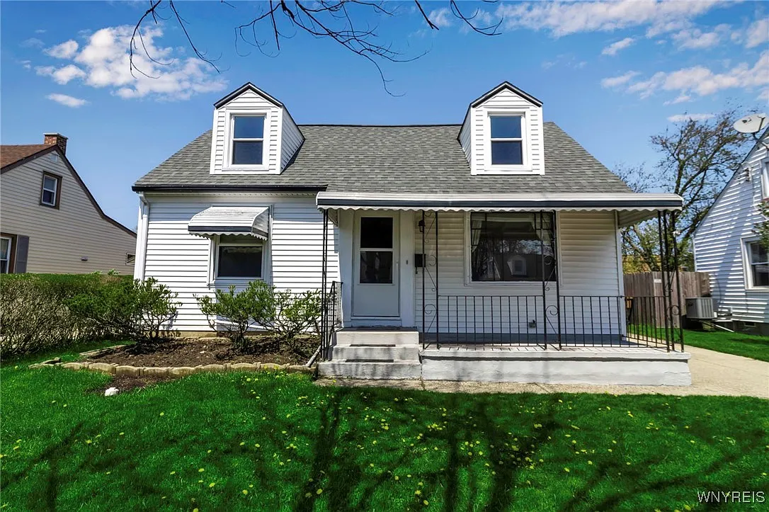 190 Beale Ave photo 1