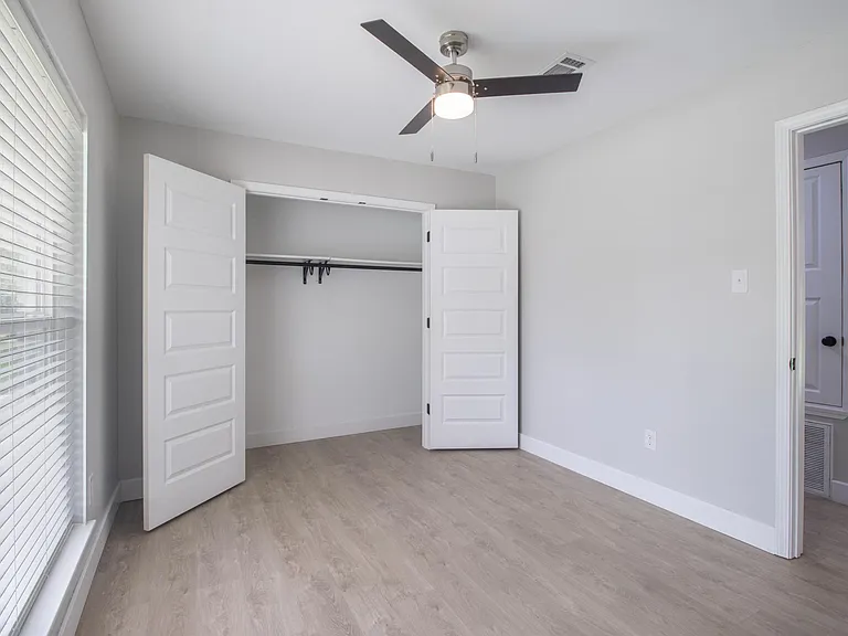 282 McCool St — Photo 8