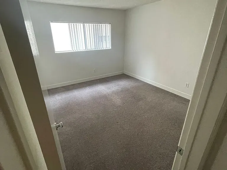 Weddington Apartments — Photo 7