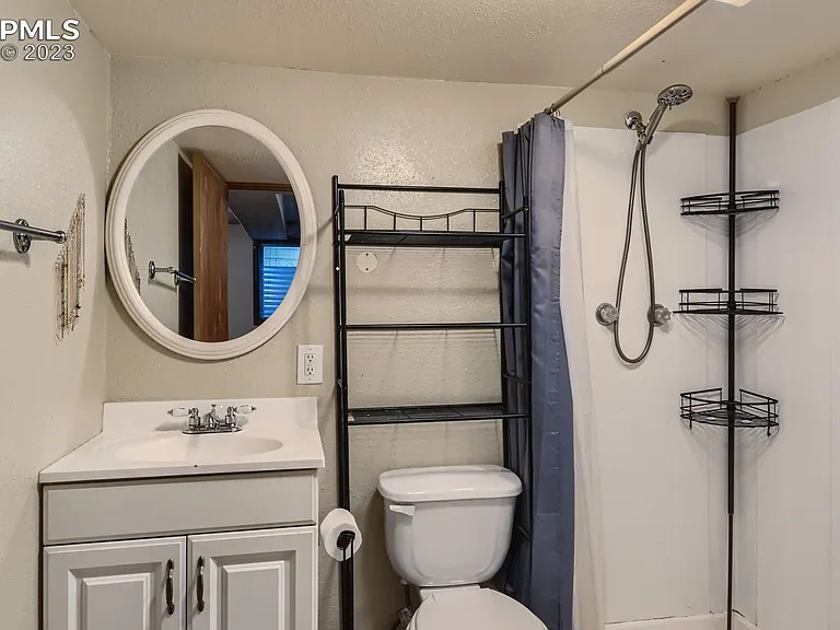4890 W Old Farm Cir — Photo 3