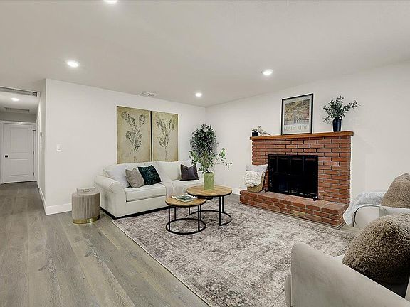 5th image of 1908 Georgina Dr