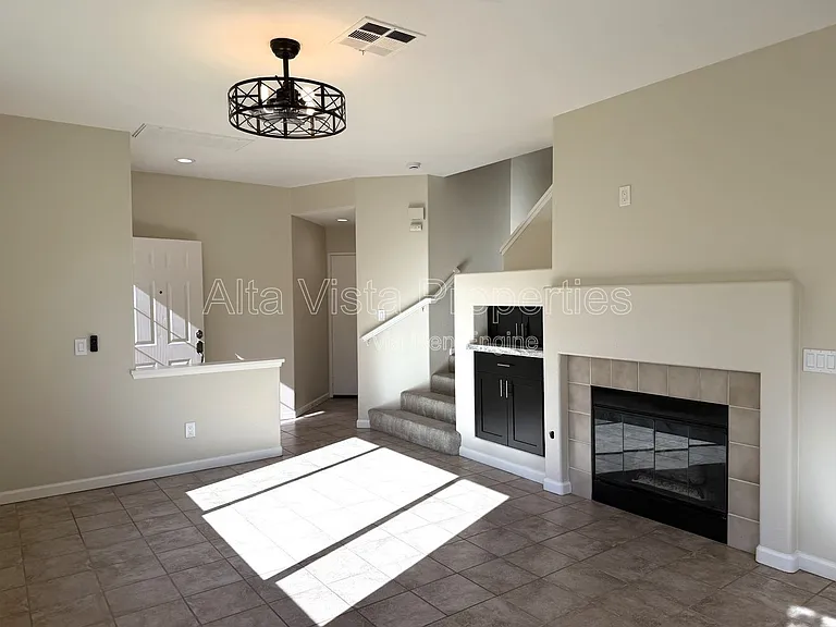 11877 Spruce Run Dr #B — Photo 5