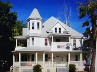 127 Dickinson St, Springfield, MA 01108