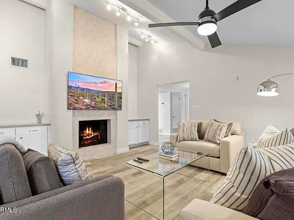 5th image of 517 E BISHOP Drive E