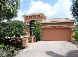 9557 Via Grande W, Wellington, FL 33411