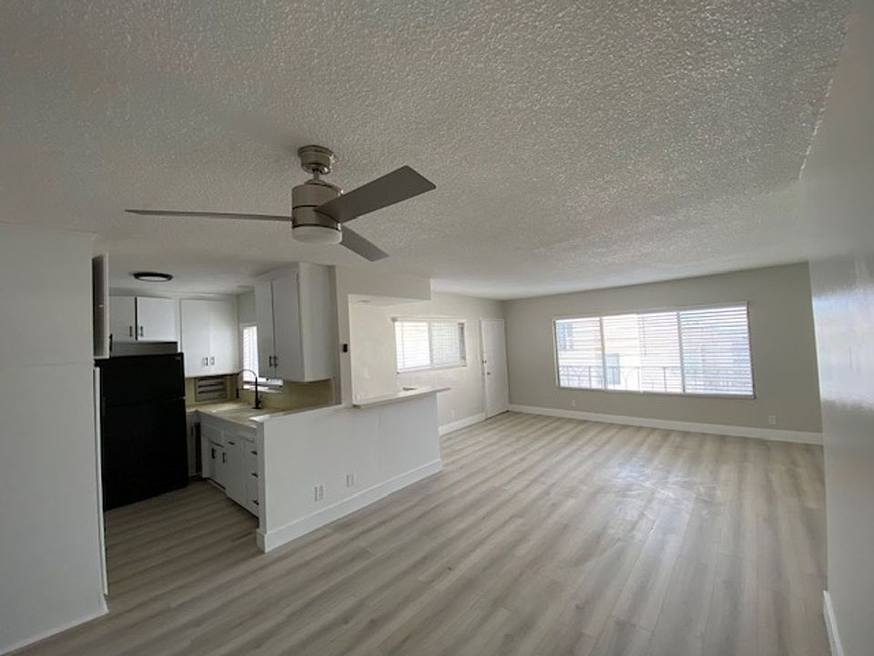 1st image of 3779 Lockland Dr APT 9