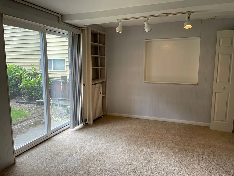 2111-13 Nob Hill Ave N #2111A-21131/2 — Photo 9
