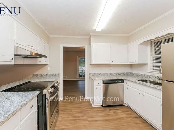 2nd image of 3023 Carol Dr