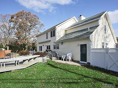 3rd image of 1 Beautys Hill Ct