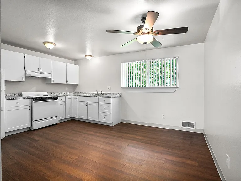 484-Parkway Apartments — Photo 1