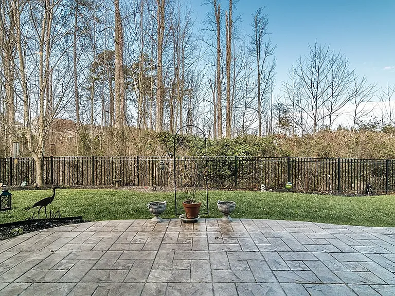 4012 Jockey Club Cir — Photo 25