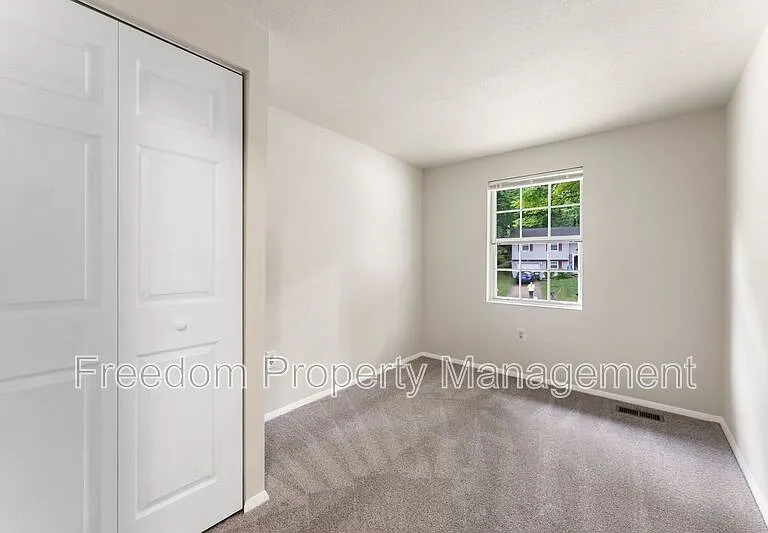2516 Tabor Ct — Photo 22