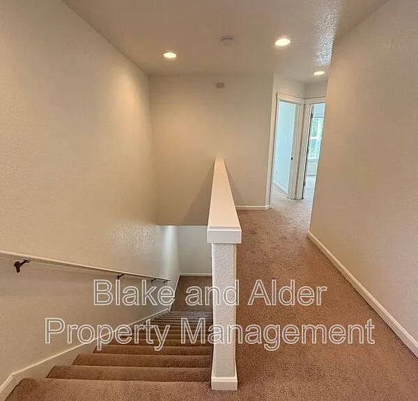 345 Norway St NE — Photo 23
