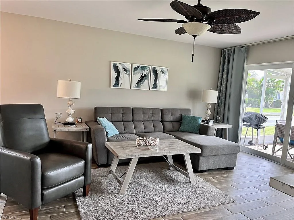 2 bed, 2.0 bath, 1204 sqft, $5,200 — Photo 2