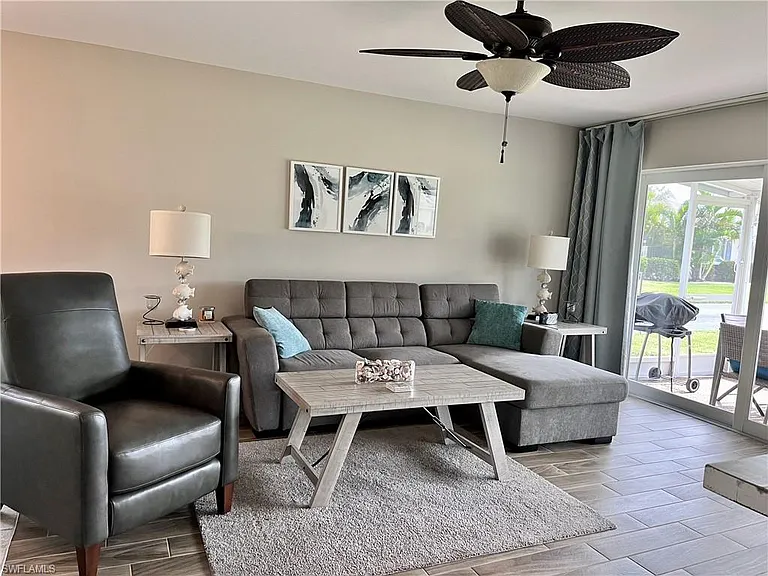 83 Glades Blvd #3 — Photo 2