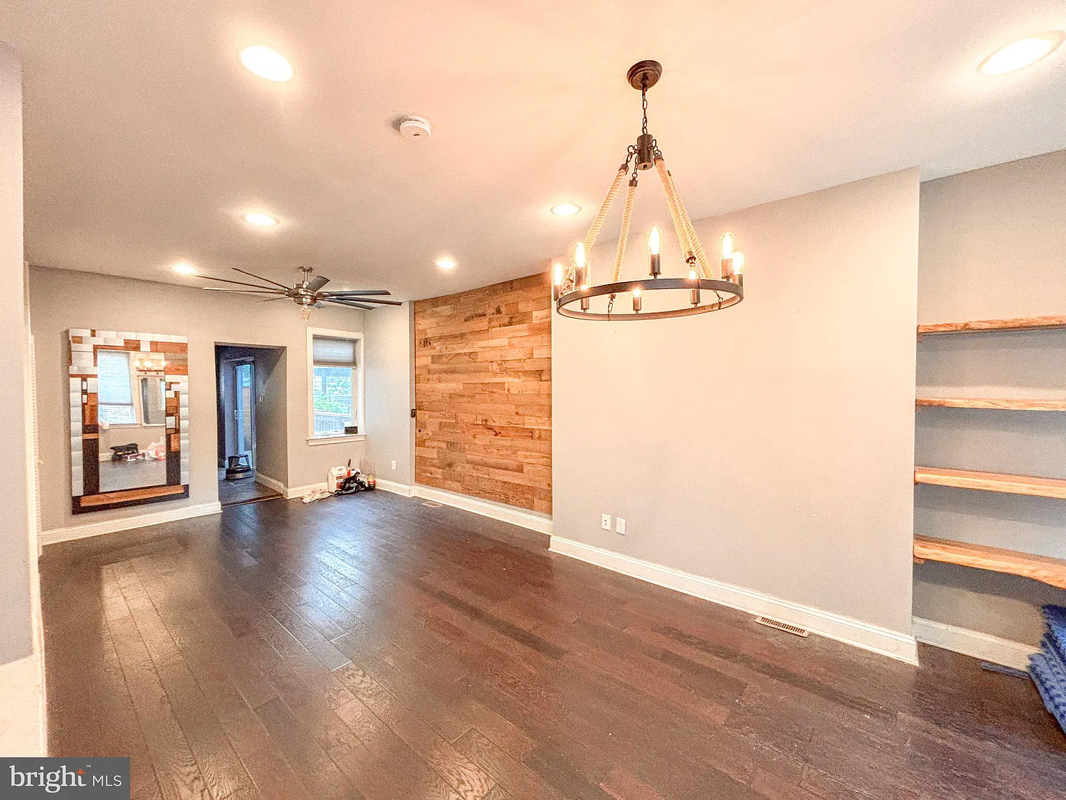 3 bed, 2.5 bath, 1698 sqft, $3,700 — Photo 3