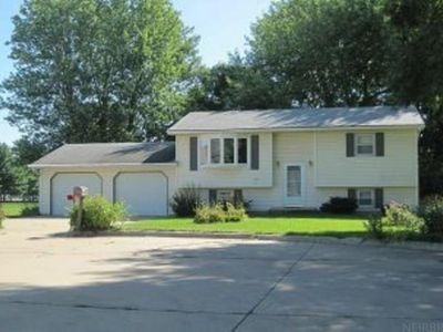 1400 2nd St SW, Independence, IA, 50644