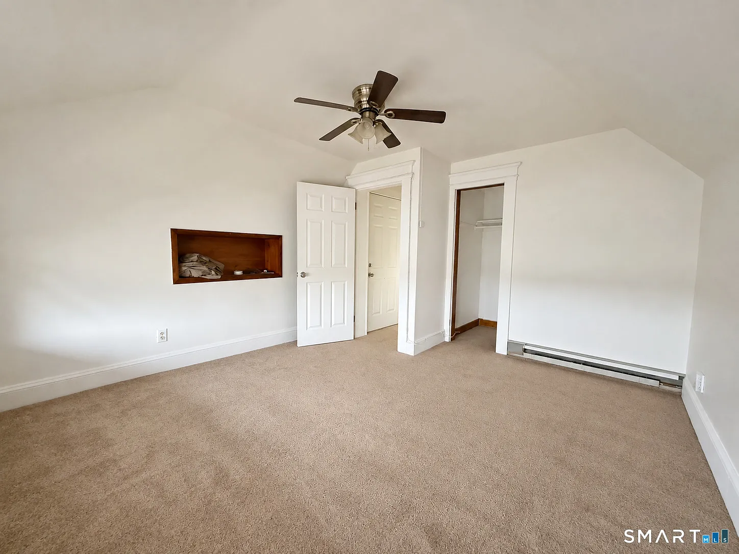 2 bed, 1.0 bath, 883 sqft, $1,800 — Photo 2