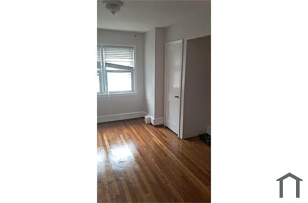 Building Photo - 139 Ely Ave #2