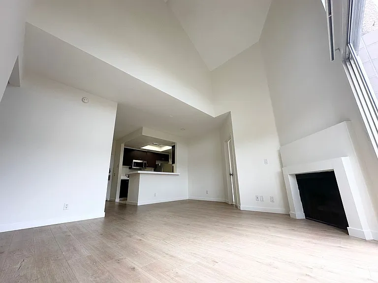 1234 Las Palmas Ave — Photo 8
