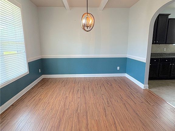 5th image of 260 Trenton Pl