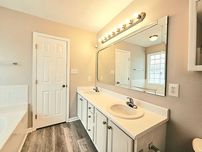 7796 Buttonwood Ave — Photo 12