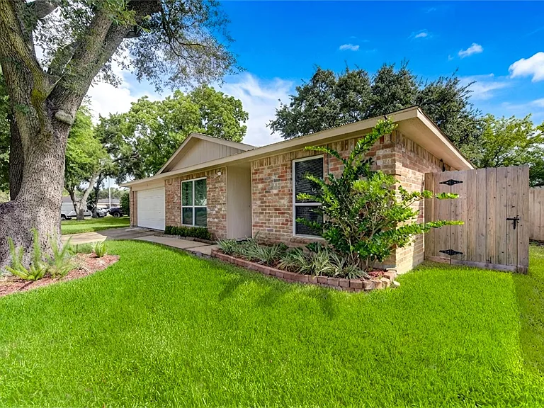 10123 Kent Towne Ln — Photo 19