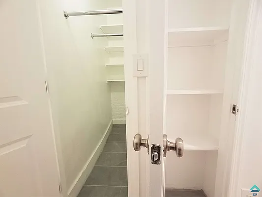 Rented by EXR | media 28