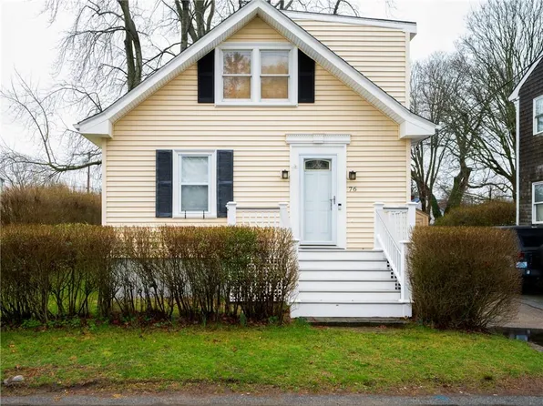 76 Garfield St, Newport, RI 02840