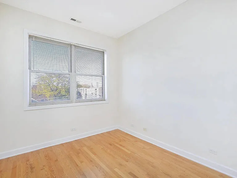 1500 N Damen — Photo 4