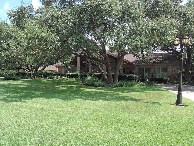 1st image of 204 Leisure Ln