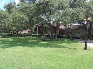 204 Leisure Ln, Victoria, TX 77904