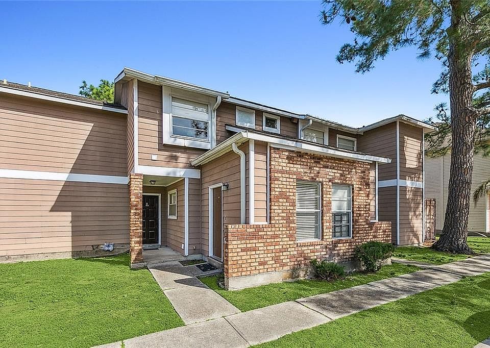 1st image of 2425 Oxford Pl APT 125