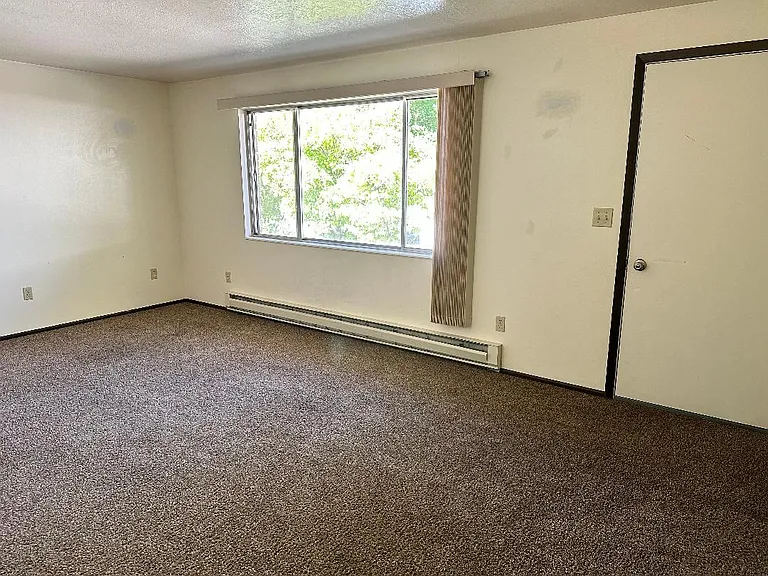 62 N 300 W #D — Photo 4
