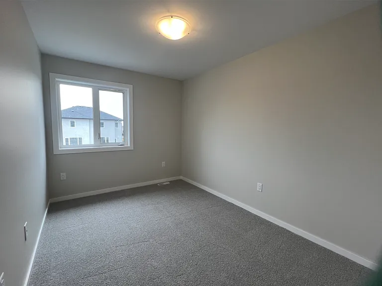 31 Ivy Row #31 — Photo 25
