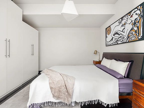 5th image of 20 Pine St APT 2403