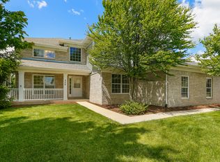 256 Prairieview Dr, Geneva, IL 60134