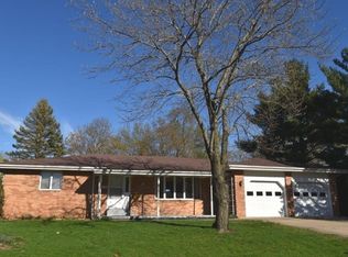 1102 N Bailey Dr, Pontiac, IL 61764