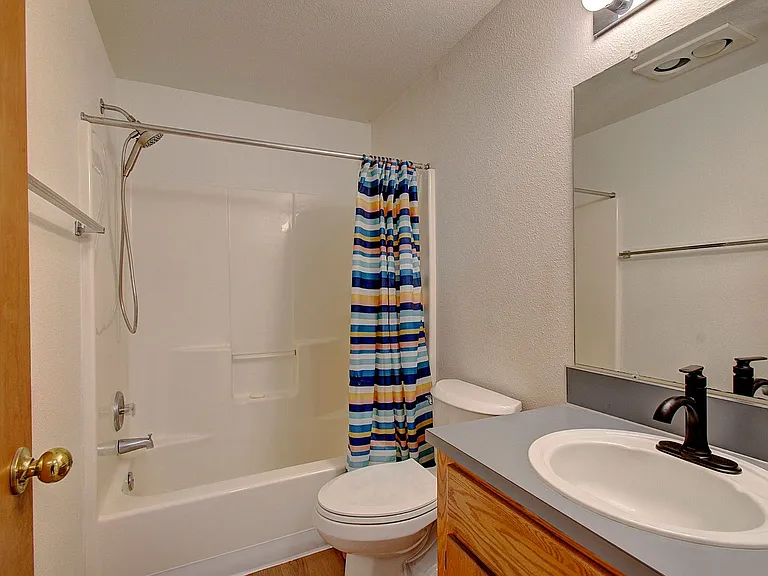 8601 NE 21st St #D — Photo 11