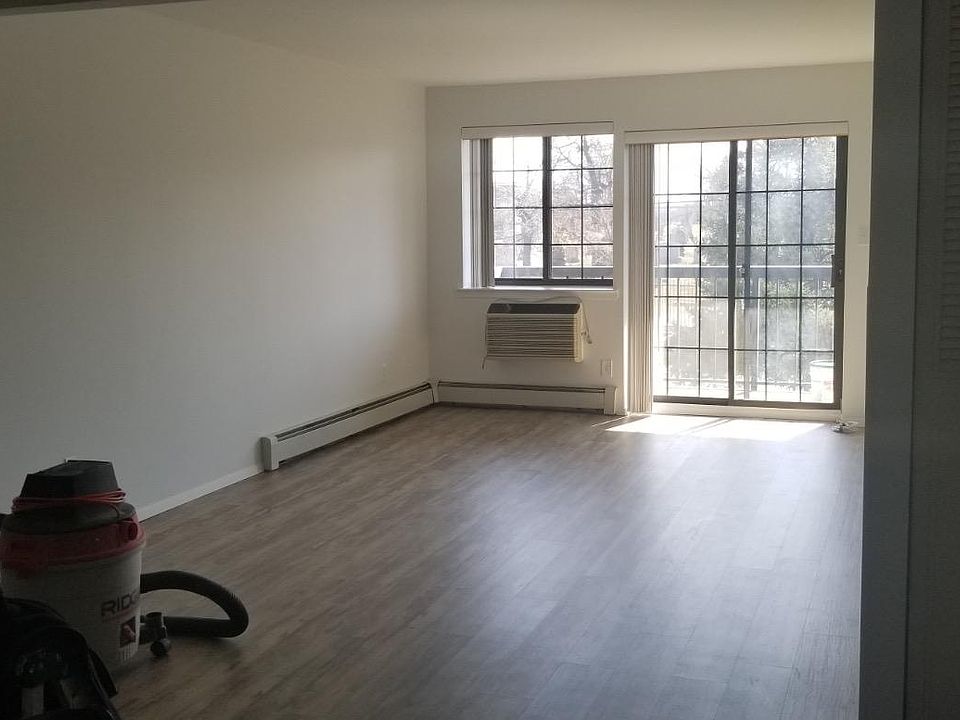 1st image of 7149 Metropolitan Ave