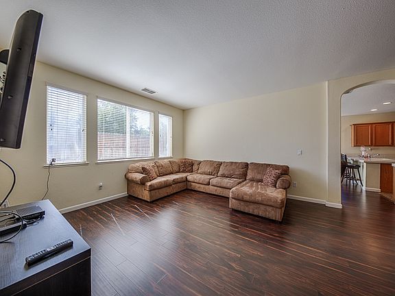 4th image of 1422 Wood Creek Dr