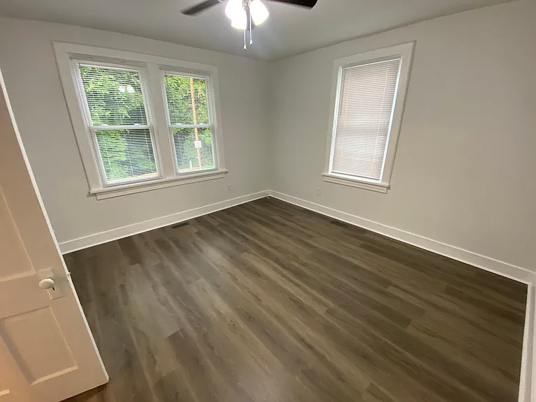 2722 Clifton Ave — Photo 11