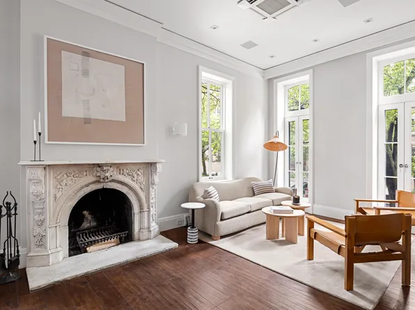 214 W 11th St, New York, NY 10014