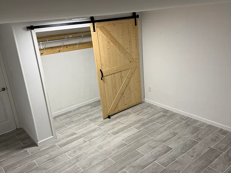 142 Music Center Dr — Photo 15