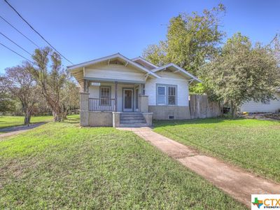 822 S Castell Ave, New Braunfels, TX, 78130